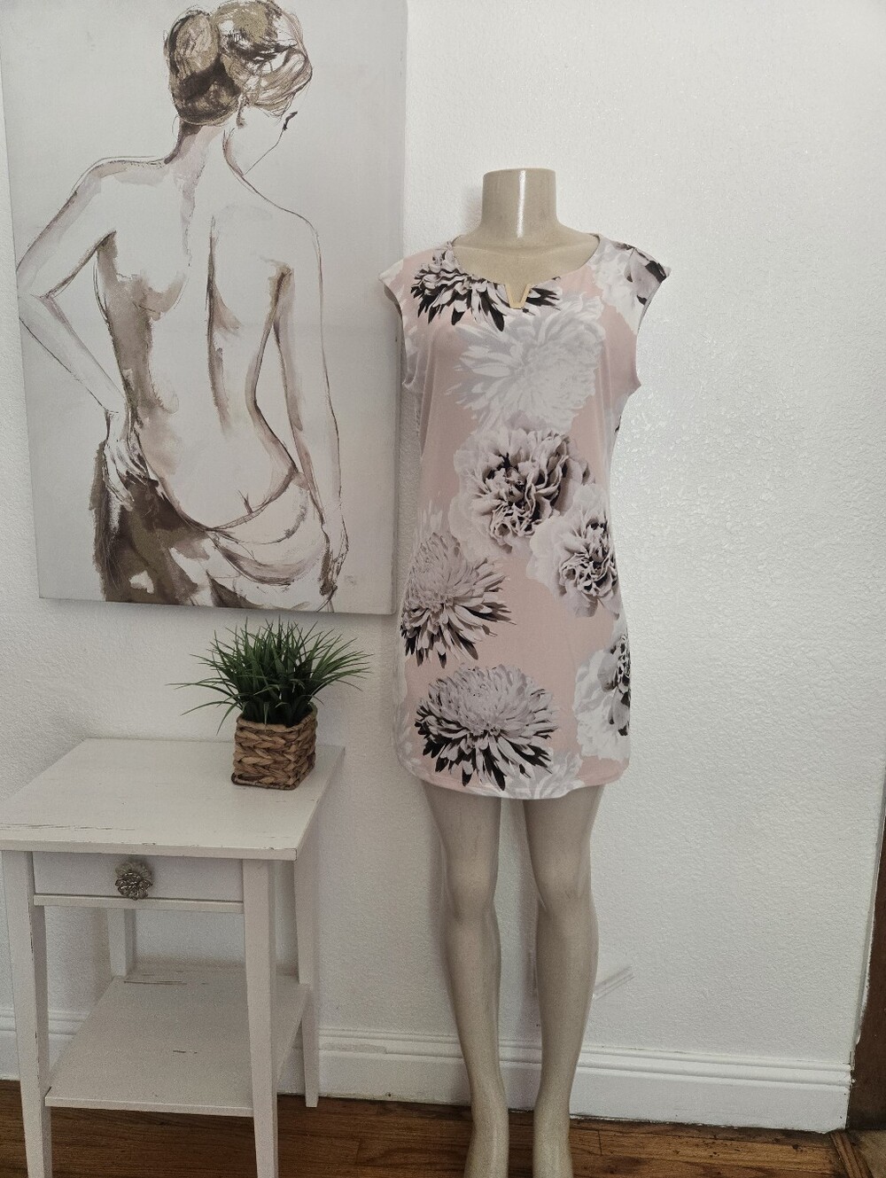 NWT Women's Casual Calvin Klein Floral Print Dress Size Medium